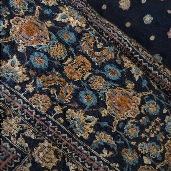 Boho Lucky Brand Dark Blue Blouse with White and Tan Accents - Picture 6 of 7